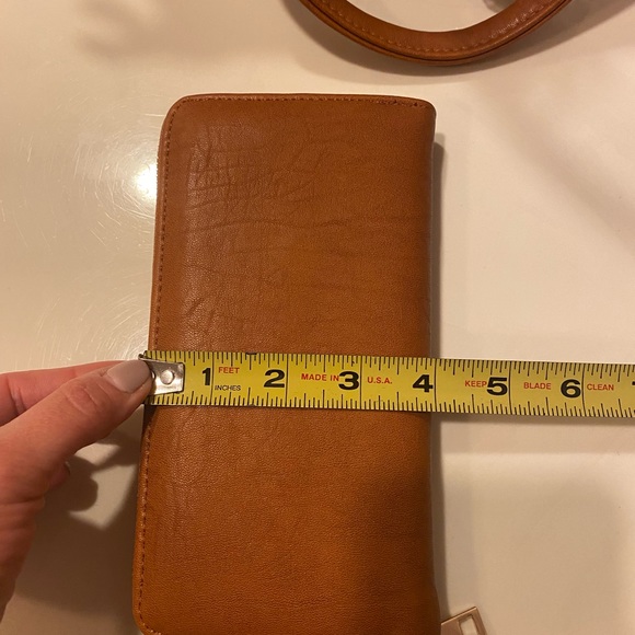 NWT Vegan leather handbag and matching wallet - Picture 7 of 14